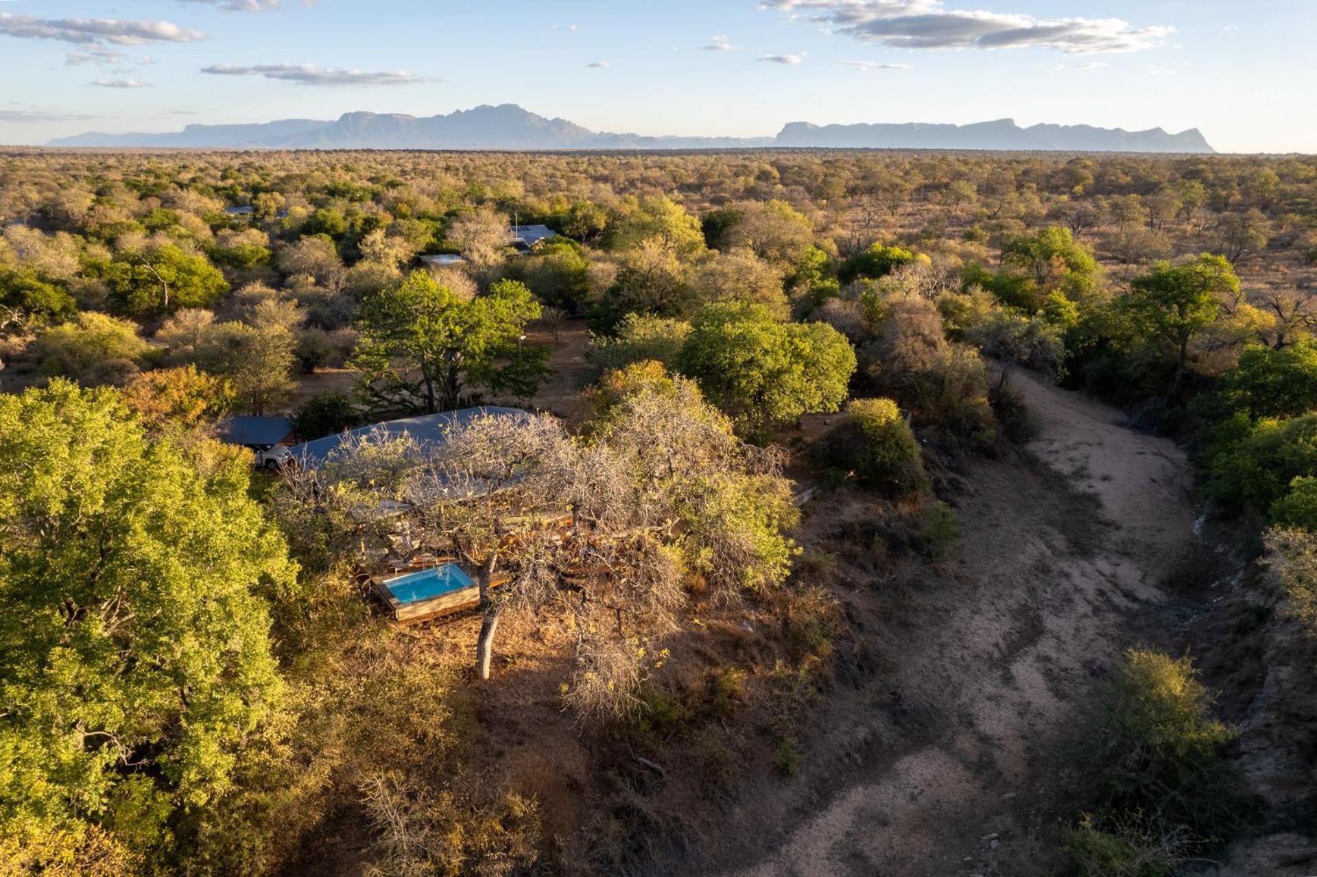 Nomads Den Private Villa With Heated Pool On Hoedspruit Wildlife Estate Riverbed Exterior photo